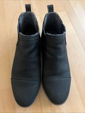 OluKai Women's Black Slip-On Ankle Booties